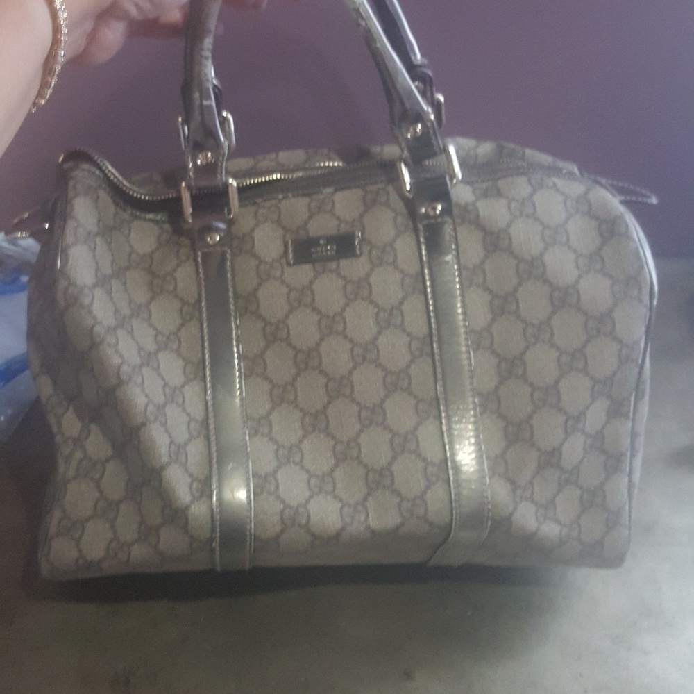Guaranteed Authentic Med Gucci Boston Bag